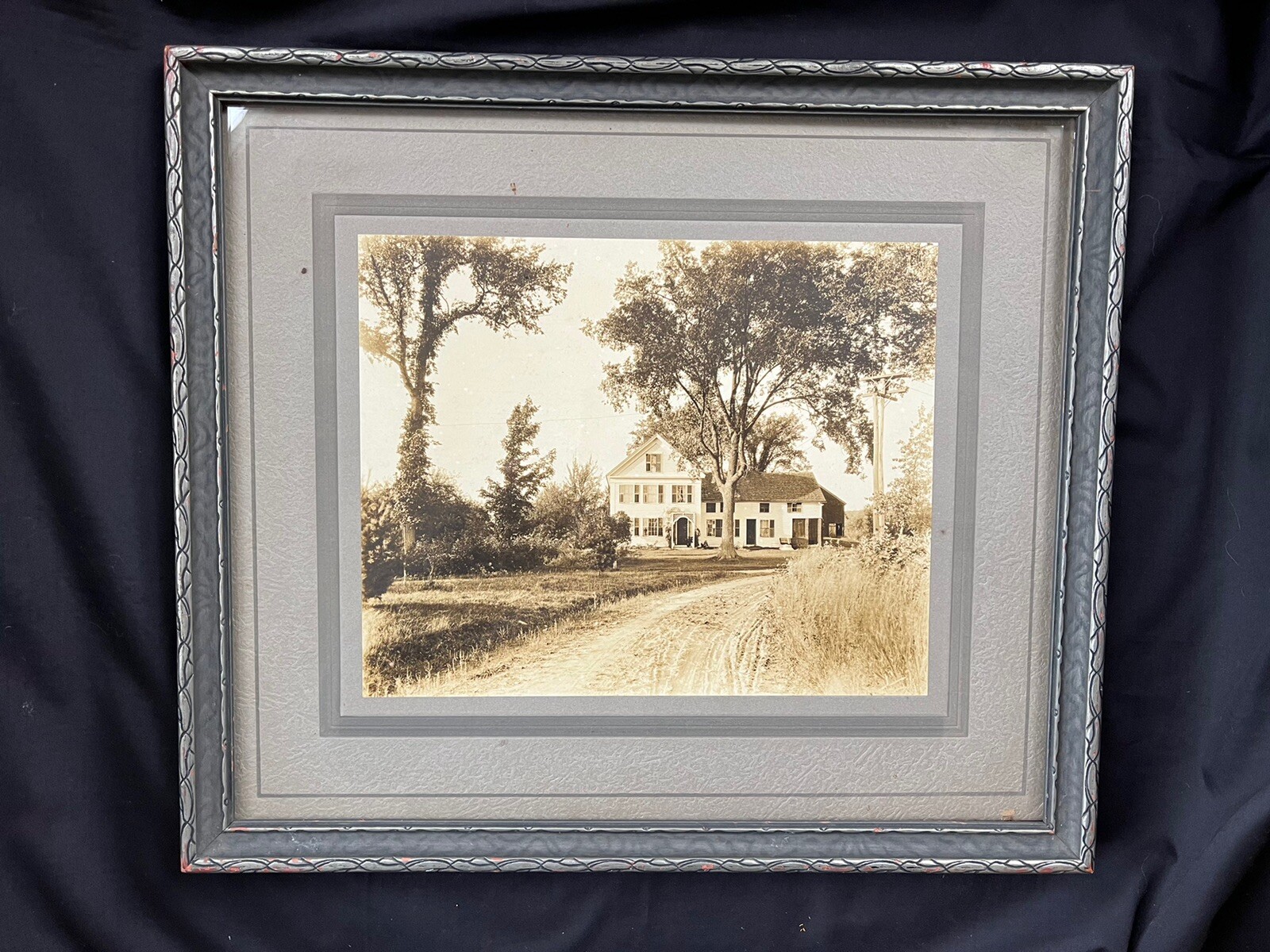 Picture 1 of 4