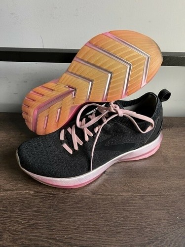 brooks levitate pink