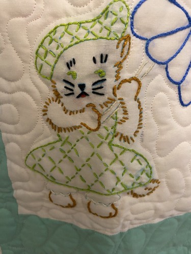 Handmade Kitten Cat Embroidered Quilt Baby Blanket Wall Hanging 28x50 - Picture 11 of 11