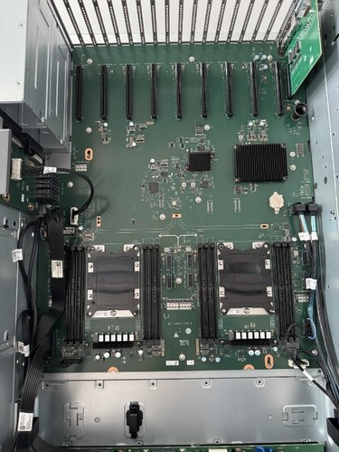 FusionServer CX5200 V5 8x2,5” Réglage de la prise en charge du serveur 8pcs GPU - Photo 2/5