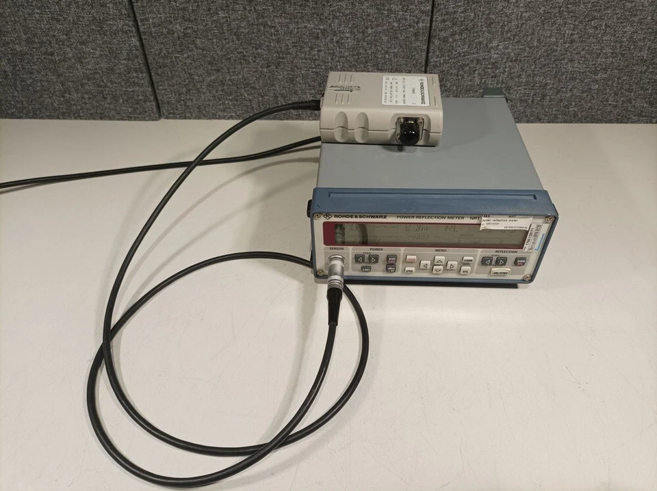 Rohde & Schwarz NRT, medidor de reflexión de potencia + sensor de potencia direccional NRT-Z43 Foto 2 de 4