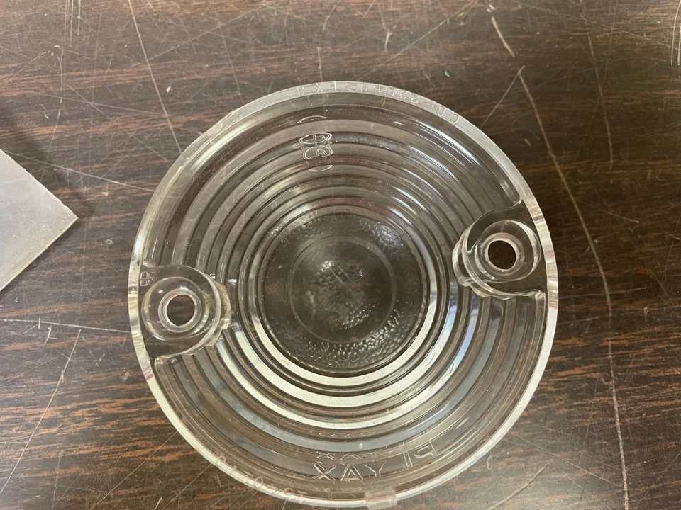 1954 PLYMOUTH SAVOY BELVEDERE LENTE DE LUZ DE ESTACIONAMENTO NOS MOPAR 1025 - Imagem 3 de 3