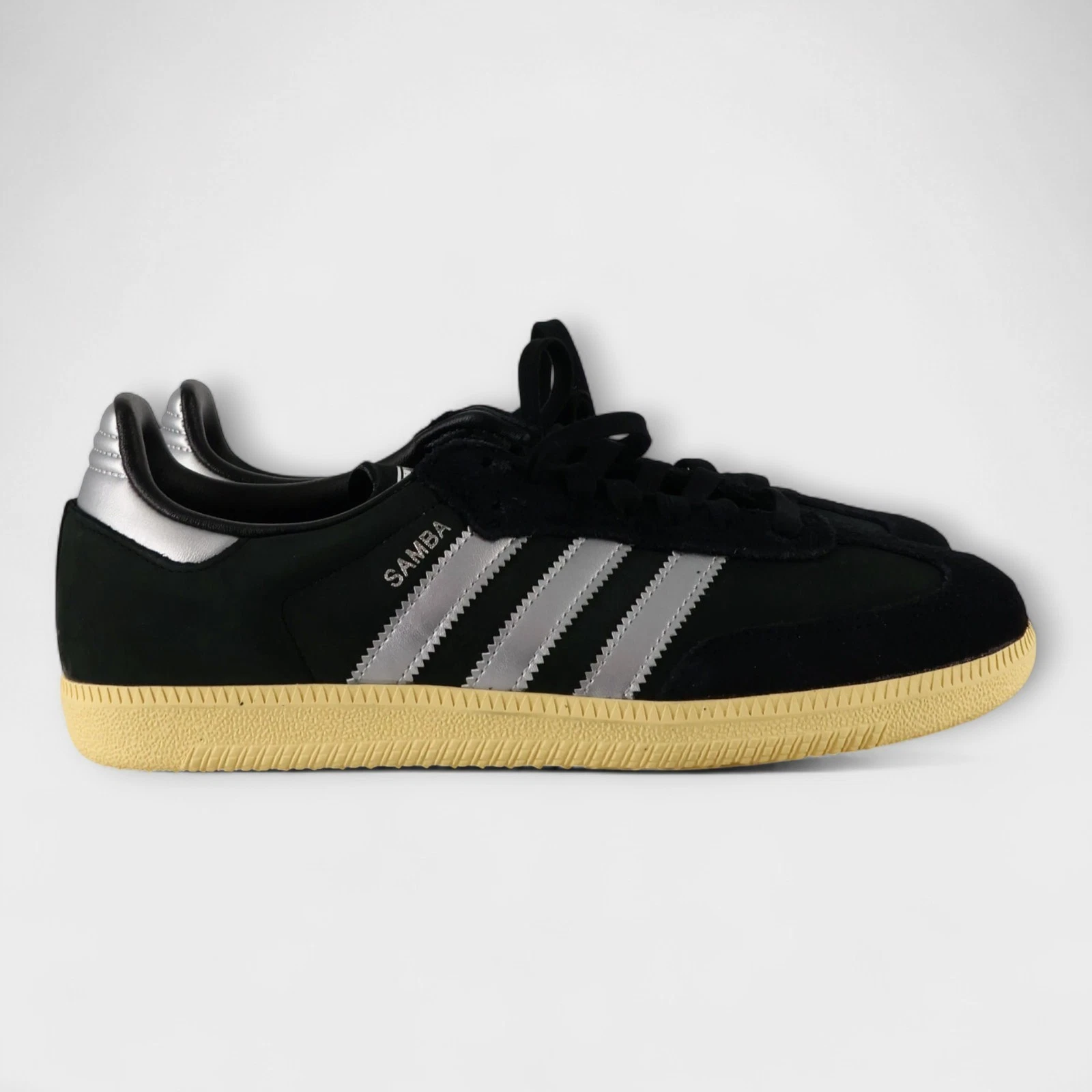 Adidas Women's Samba OG Casual Fashion Shoes Sneakers Size 8.5