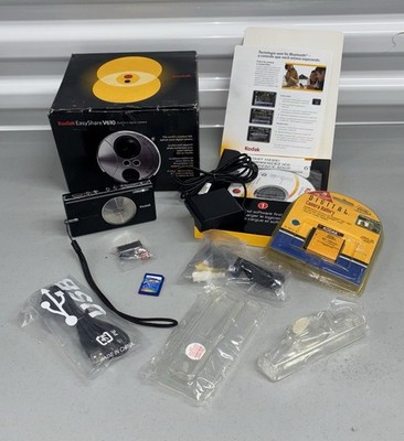 Kodak EasyShare V610 Dual Lens Digital Camera With New Extra Battery & SD Card