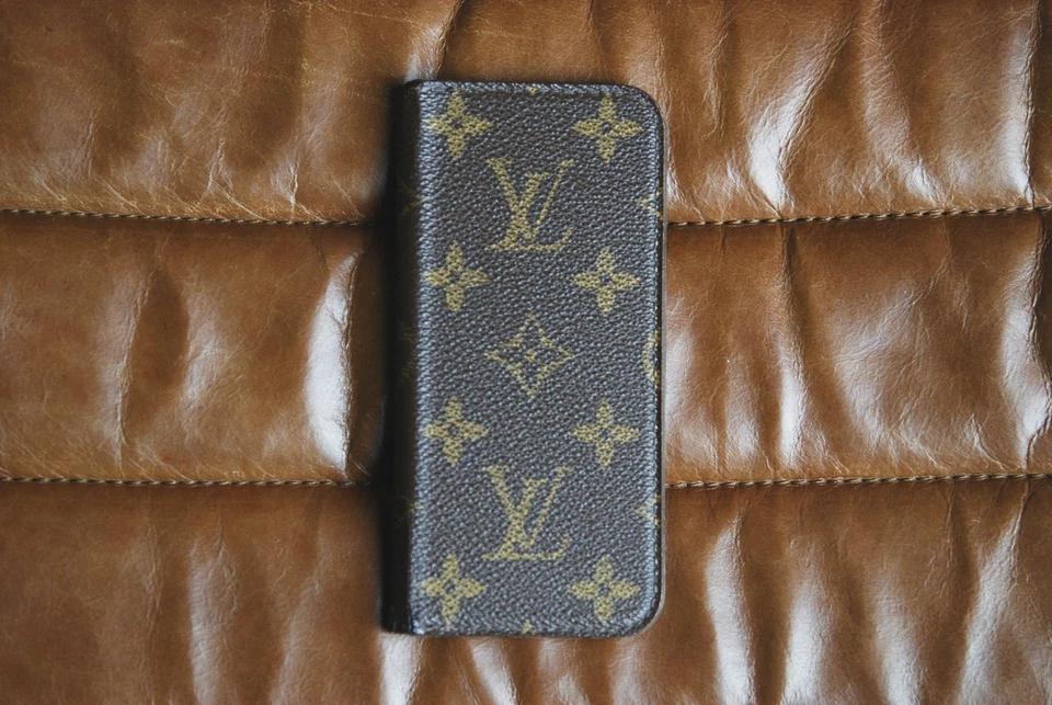 LOUIS VUITTON Monogram iPhone Case (MADE IN SPAIN) - Image 2 of 4
