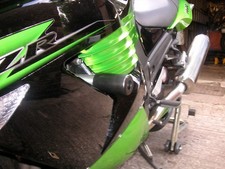 KAWASAKI ZZR1400 2006 -2011 CRASH PROTECTION PUCKS KNOBS ENGINE SAVERS SLIDERS