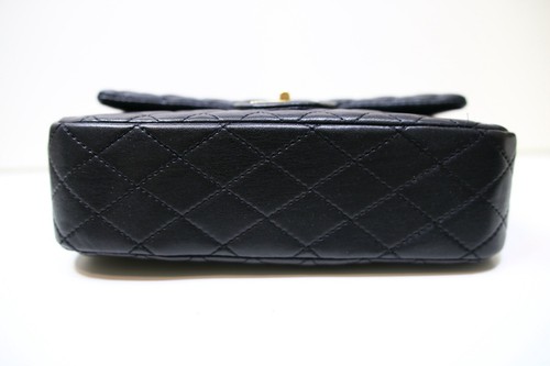Black quilted shoulder bag with gold chain Luxury Timeless - Picture 8 of 24