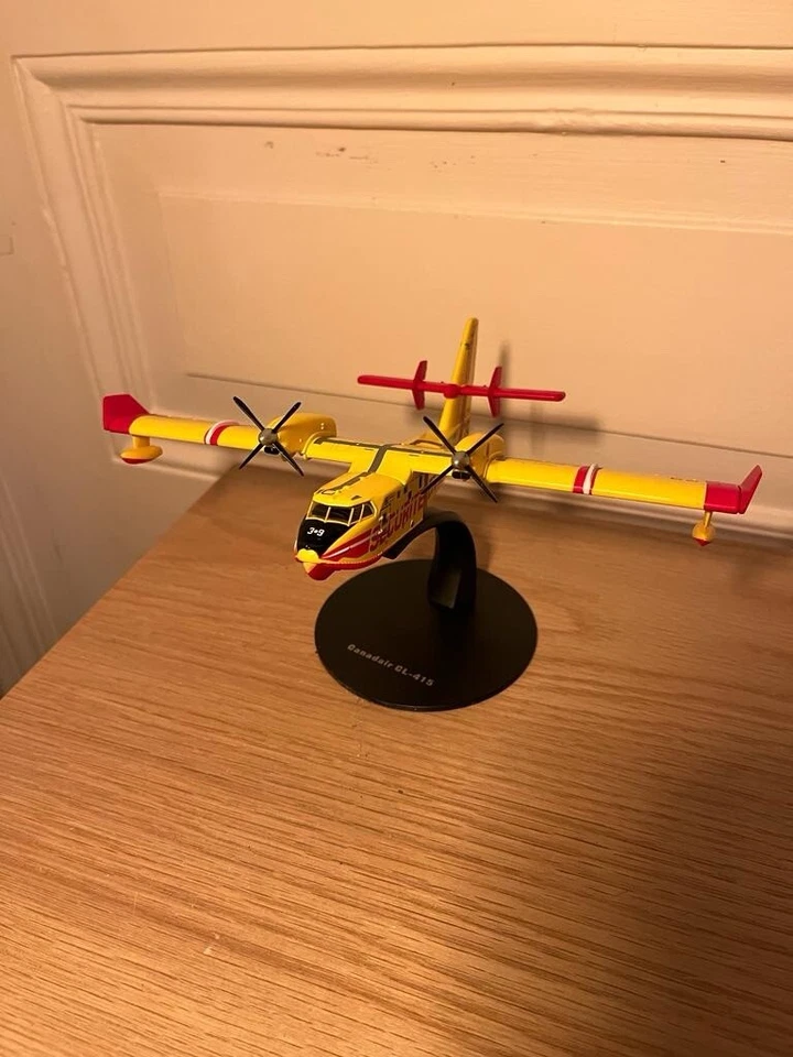 Canadair - Photo 3/4