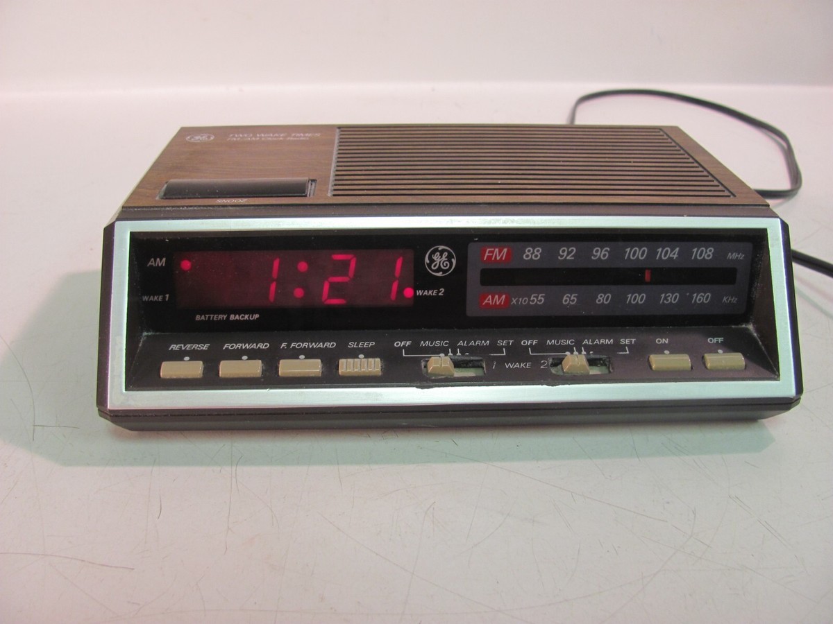 Vintage GE Alarm Clock Radio Model 7-4616b Two Wake Times Red LED
