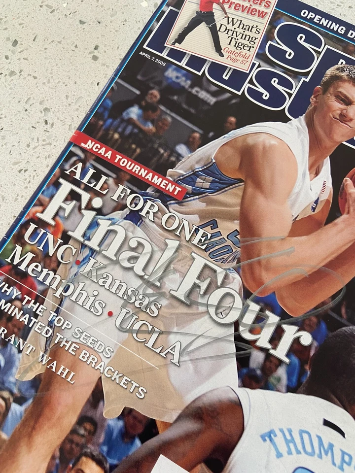 TYLER HANSBROUGH ASSINADO ESPORTE ILUSTRADO REVISTA SI SALTOS CAROLINA DO NORTE JSA - Imagem 3 de 3