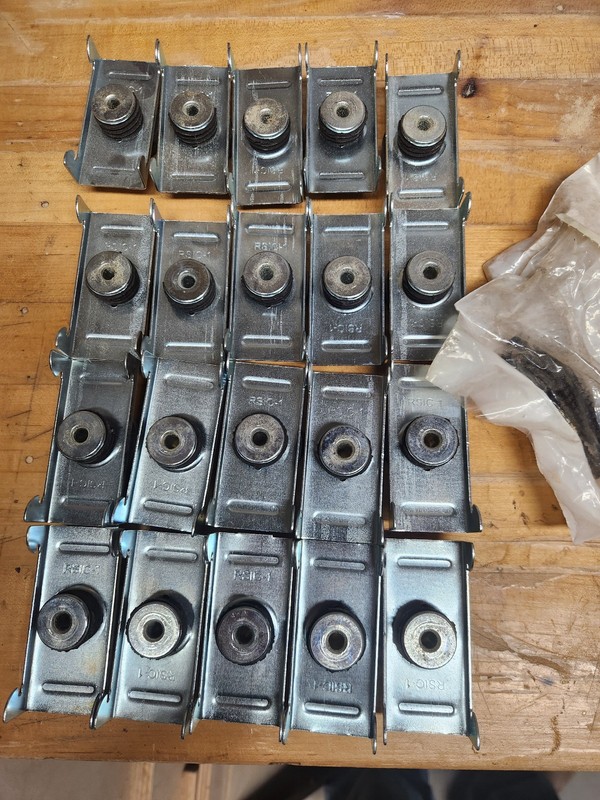 Genuine RSIC-1 Resilient Sound Clip with Mounting Screws for Resilient Channel