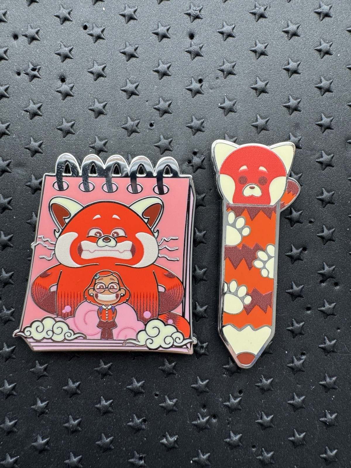 Disney Pixar Pencil & Notepad Blind Box Enamel Pin Set - Turning Red