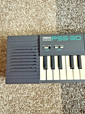 Vintage 1980s Yamaha Pss-30 Keyboard Synthesizer Complete