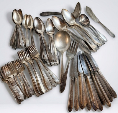 Wm Rogers A1 Plus IS Silverplate 71 Piece Silverware Flatware Set