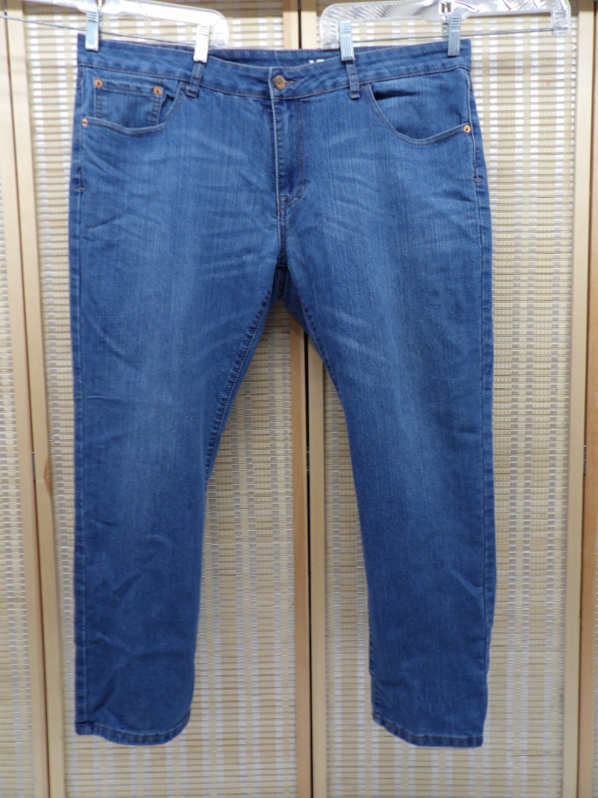 's Izod Comfort Stretch Size 42x30 Blue Slim Straight Leg Denim Jeans