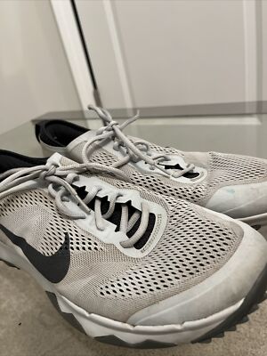 Mens Nike FI Bermuda Spikeless Golf Cleats White Grey Shoes