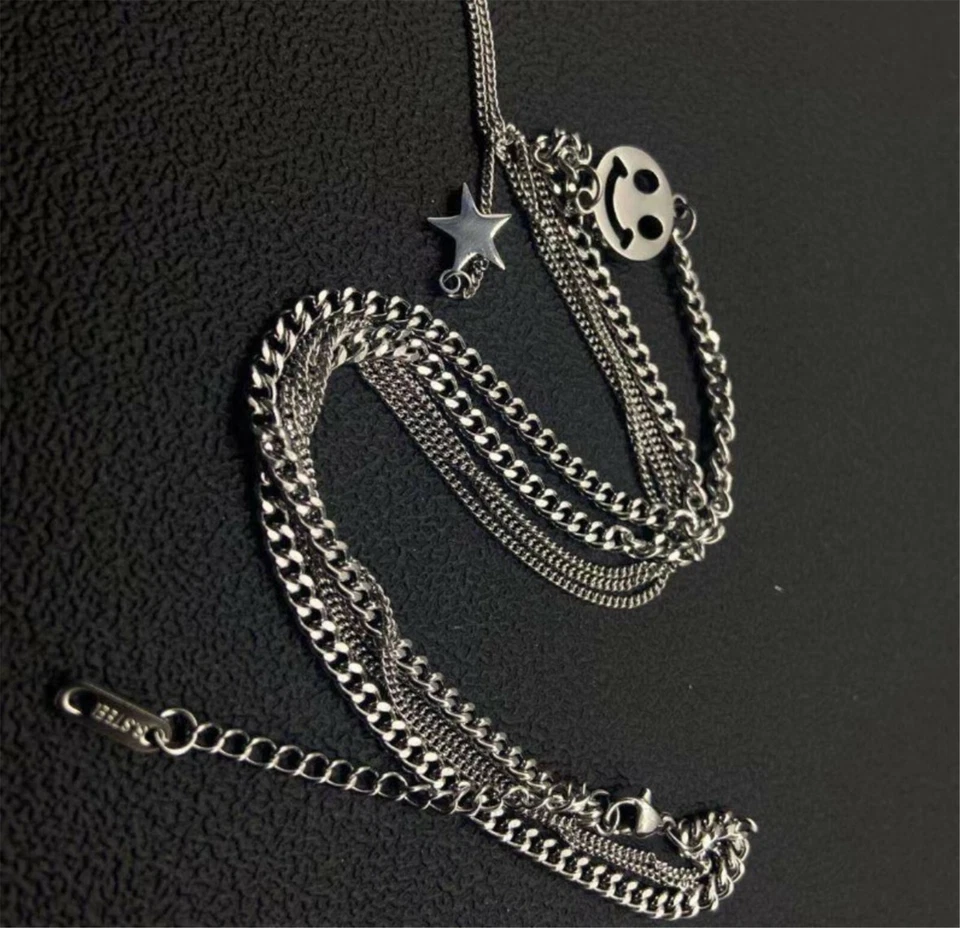 Collar de cadena estrella capas enchapadas en titanio acero inoxidable de moda para mujer Foto 3 de 4