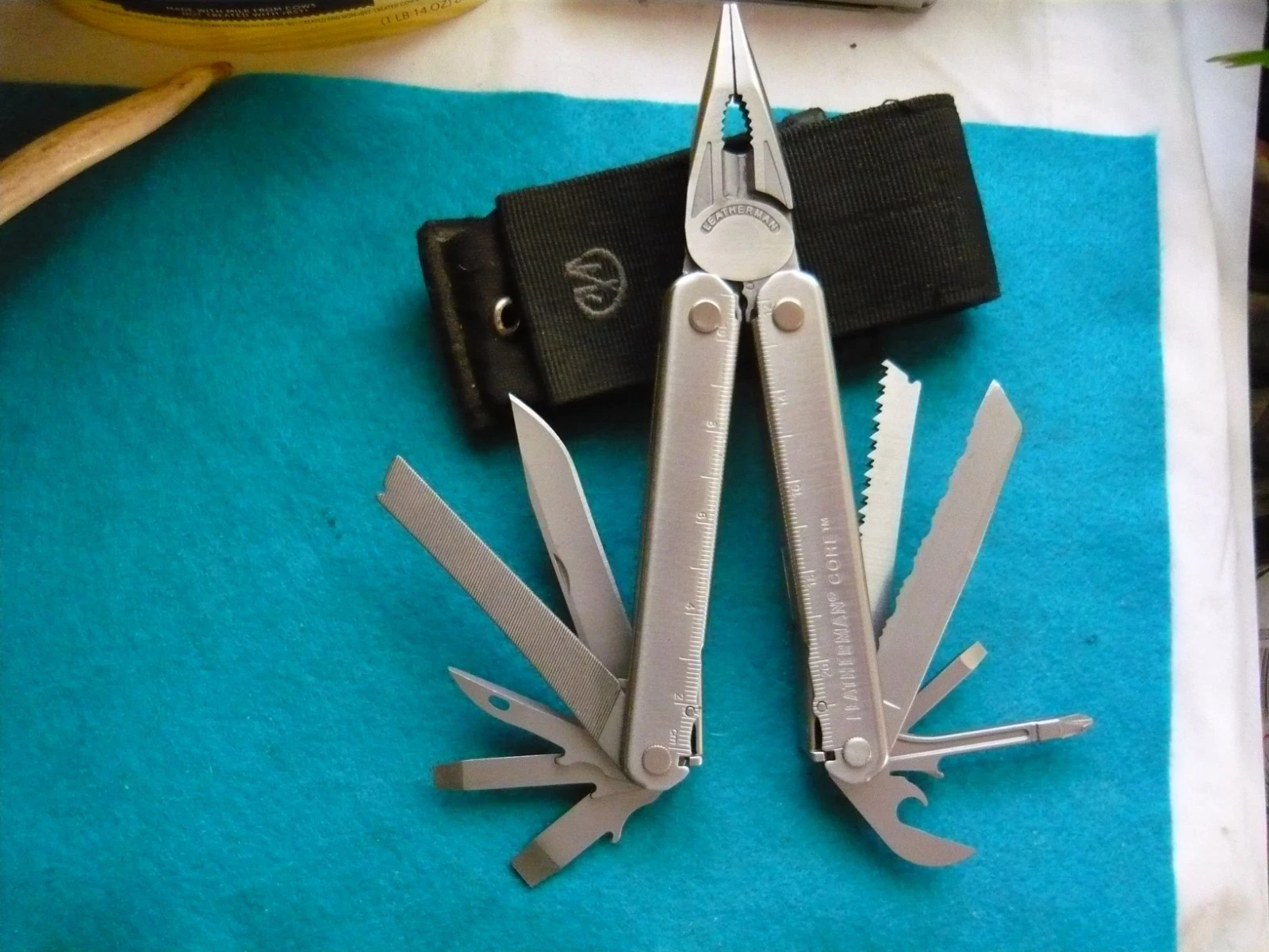 ***Leatherman Core Multitool New With MOLLY Sheath-0409 DATE***