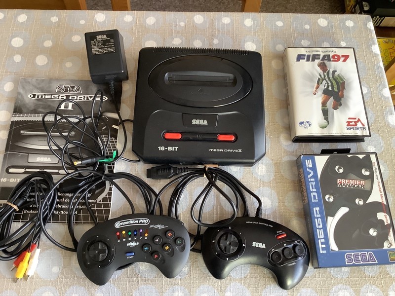 SEGA MEGA DRIVE II, WORKING: WITH 2 GAMES, 2 CONTROLLERs, POWER SUPPLY & LEADS