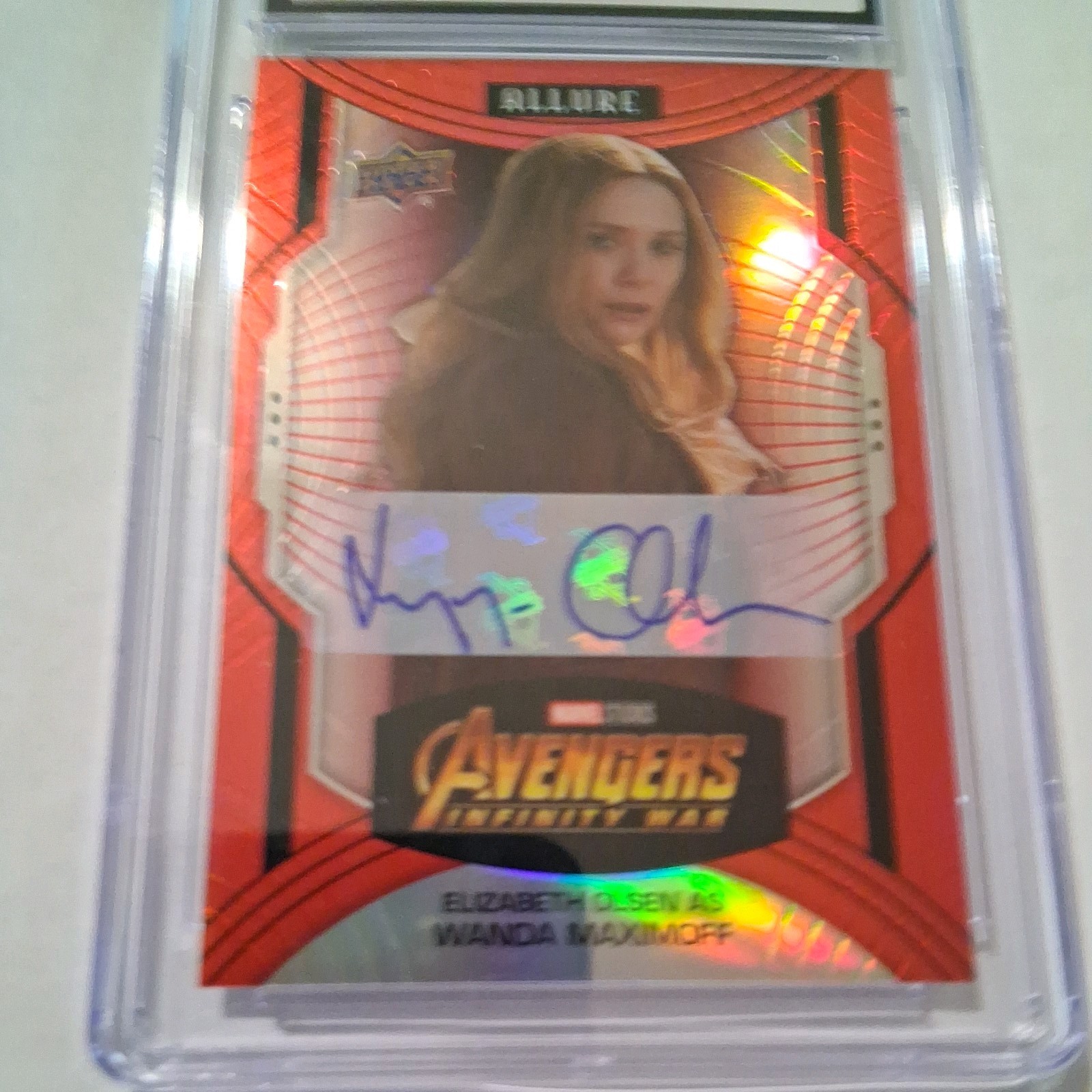 2022 Upper Deck Marvel Allure Rainbow Auto #128 Elizabeth Olsen CGC 10 Auto 9 view 4