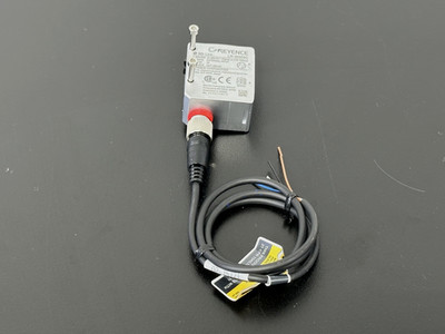 Keyence LR-W500C IO-Link Laser Sensor w/ Cable & Connector