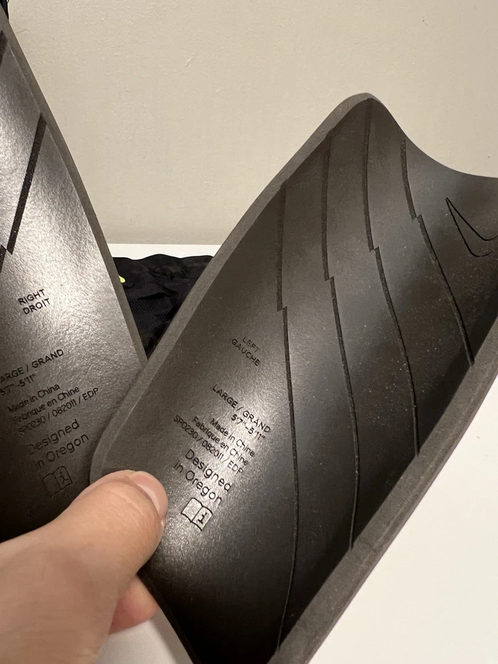 Nike Mercurial Blade Carbon Fiber Shin Guards Size: L - Image 4 of 4