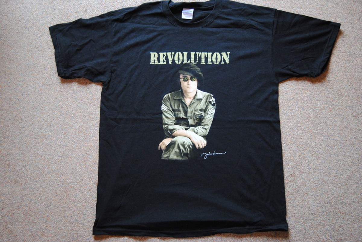 JOHN LENNON REVOLUTION PHOTO COMBATS SIGNATURE T SHIRT NEW