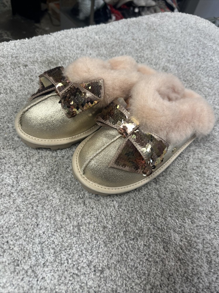 UGG SEQUIN BOW SLIPPER GOLD SIZE  6 No Box