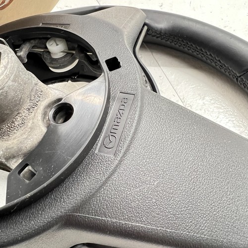 VOLANTE DE DIRECCIÓN Y BOTÓN DE INTERRUPTOR MAZDA 2023 50-CX de cuero fabricante de equipos originales - 15 k millas - - Imagen 17 de 23