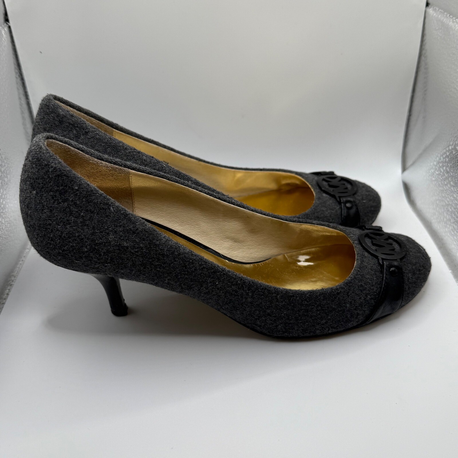 Michael Kors Gray Wool Leather Heels Pumps Classic Logo Detail Size 7M thumbnail 4