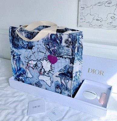 Dior VIP PLATINUM Gift Around The World Tote Bag Taschenanhänger Handcreme Lippenbalsam