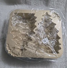 Nordic Ware Williams Sonoma Cast Aluminum Holiday Christmas Tree Cake Pan Mold