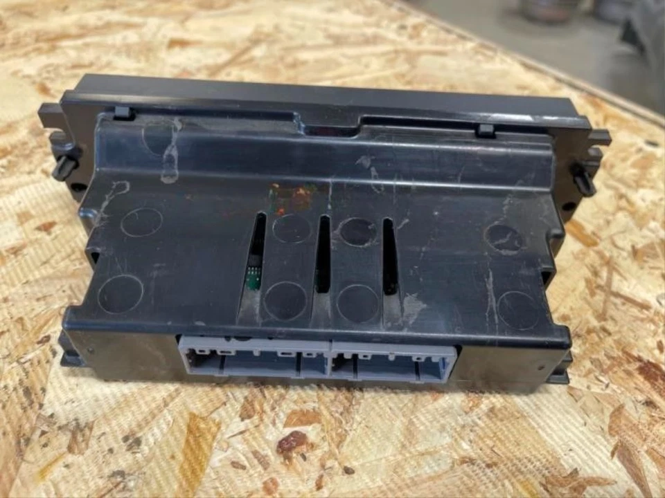 2005-2007 Ford F250 Super Duty AT A/C Heater Temperature Climate Control Oem - Image 2 of 4