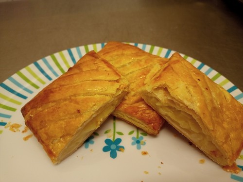 Puff pastry Cheese and onion pasties x 4 -Wilson's family bakery - Picture 3 of 3