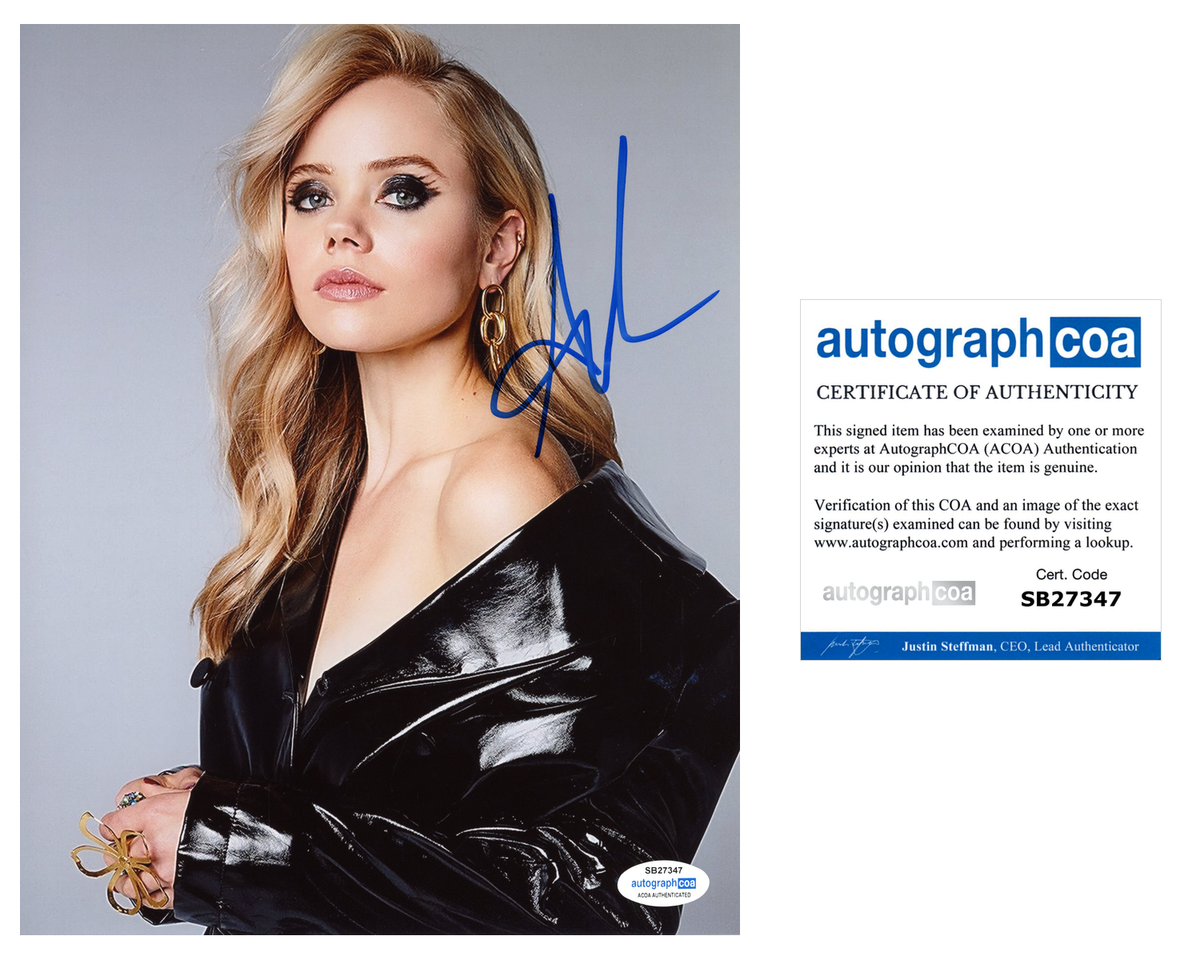 Annalisa Cochrane One of Us Is Lying Autographed Signed 8x10 Photo