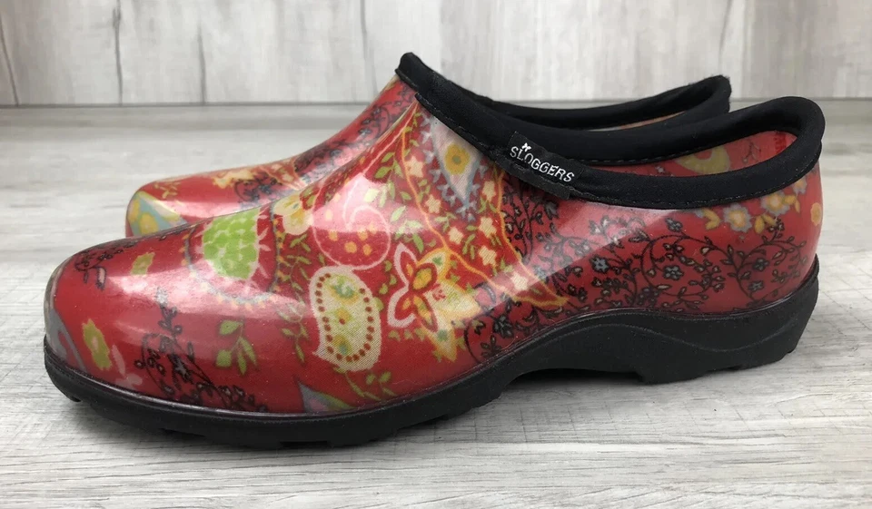 Zapato Sloggers Lluvia y Jardín Parte Superior Baja Rojo Paisley Sin Cordones Para Mujer Talla 9 Foto 3 de 4