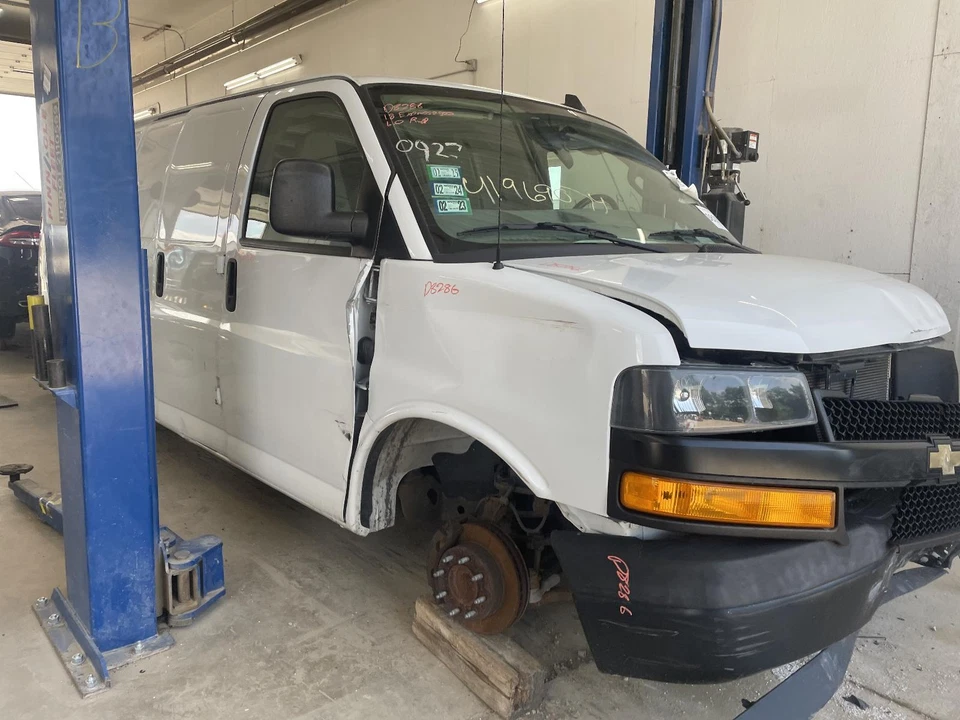 Módulo de control de carrocería usado para: Chevrolet Express 2500 2018 furgoneta control de carrocería BCM Foto 4 de 4