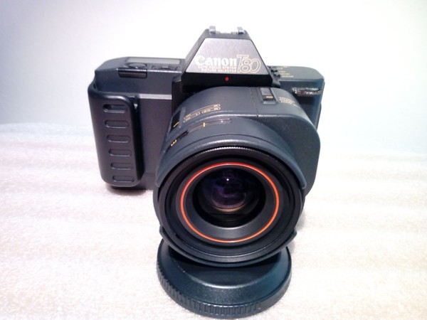 Canon T80 + zoom Canon AC 35-70 mm, 1:3,5-4,5.