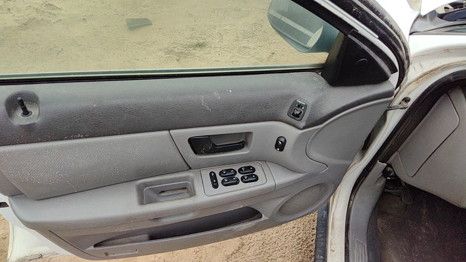 2005 Mercury Sable Driver painel de acabamento da porta dianteira esquerda com interruptor mestre cinza - Imagem 3 de 4