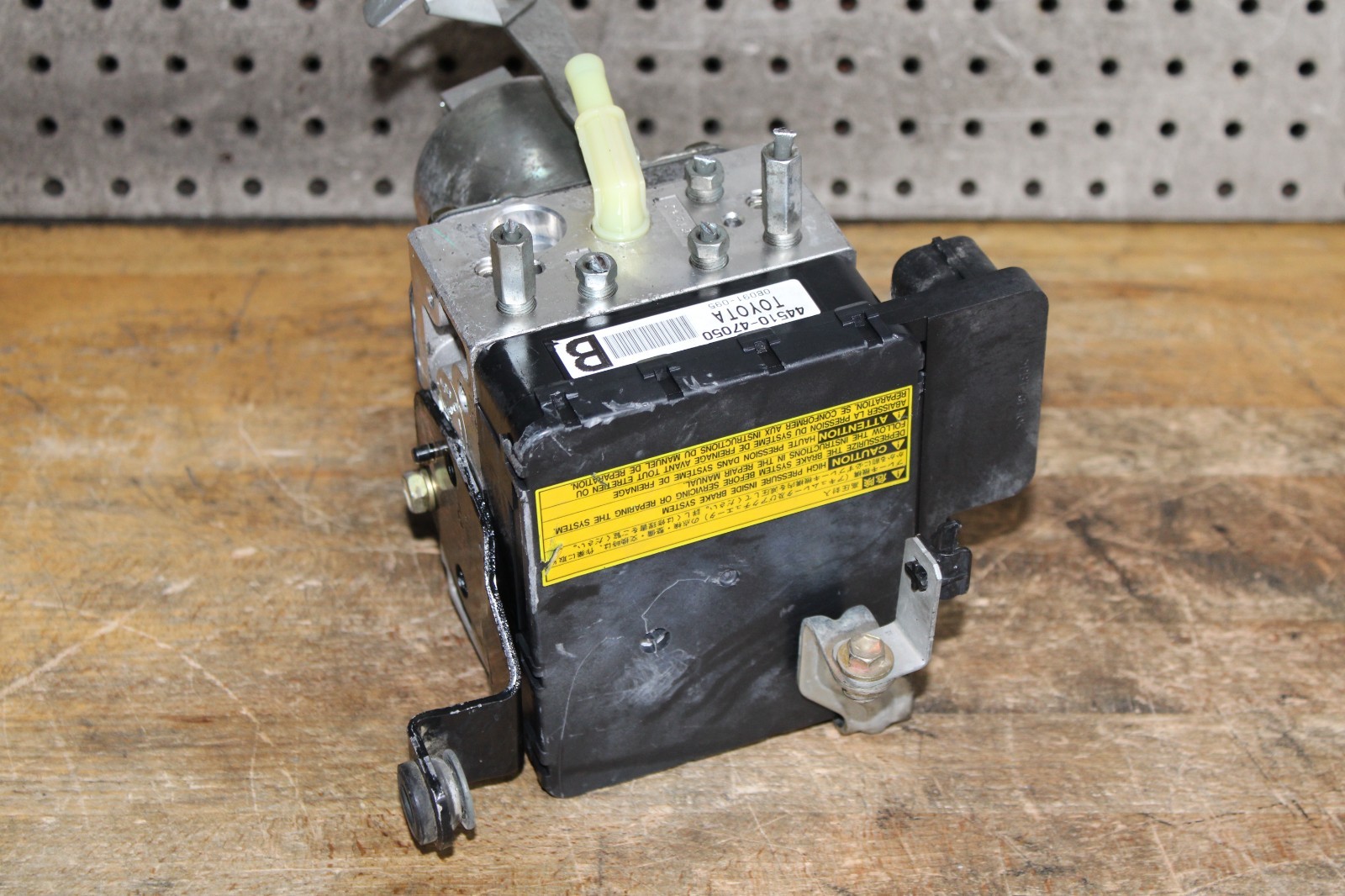 2006 TOYOTA PRIUS HYBRID ABS BRAKE PUMP SYSTEM HYDRAULIC ANTI LOCK OEM