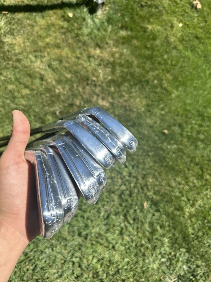 * LOW STOCK * TaylorMade P790 Chrome Iron Set - 4 to PW - - Image 3 of 4