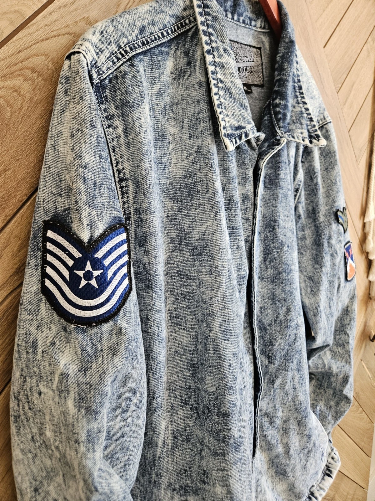 Brooklyn Cloth Men's XL Acid Wash Denim Jacket Military Patches Distressed Jean - product detail image 5