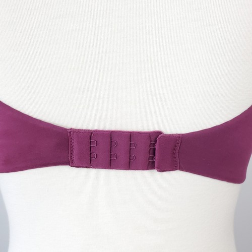 Sujetador Victoria’s Secret Body by Victoria Rojo Suave Push-Up Forma Perfecta Talla 32C - Imagen 8 de 12