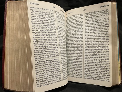Holy Bible~ New American Bible~ Giant Print-Catholic 1976 Leather Bound - Picture 14 of 18