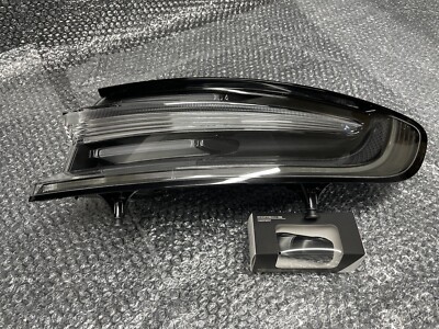 マカン　ターボ　純正テールライト　95B945092Q USA Porsche Macan 2019- Tail Light Rear Lamp Right Genuine