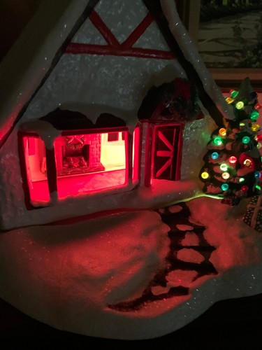 VINTAGE KIMPLE MOLD HANDCRAFTED CHRISTMAS HOUSE WITH LIGHTS - Picture 4 of 21