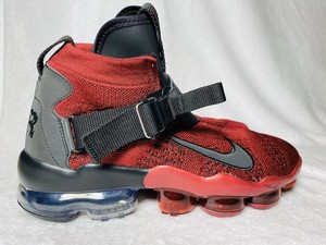 vapormax vermelho e preto