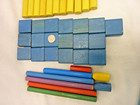 WOODEN BUILDING BLOCK CONSTRUCTION SET LOT OF 130 COLORFUL BLOCKS — photo 8