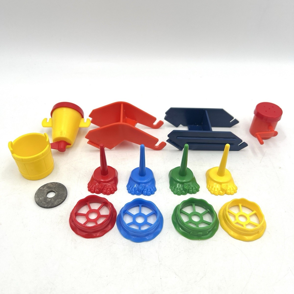 1972 Ice Cube Board Game by Milton Bradley Complete (No Tray) Good