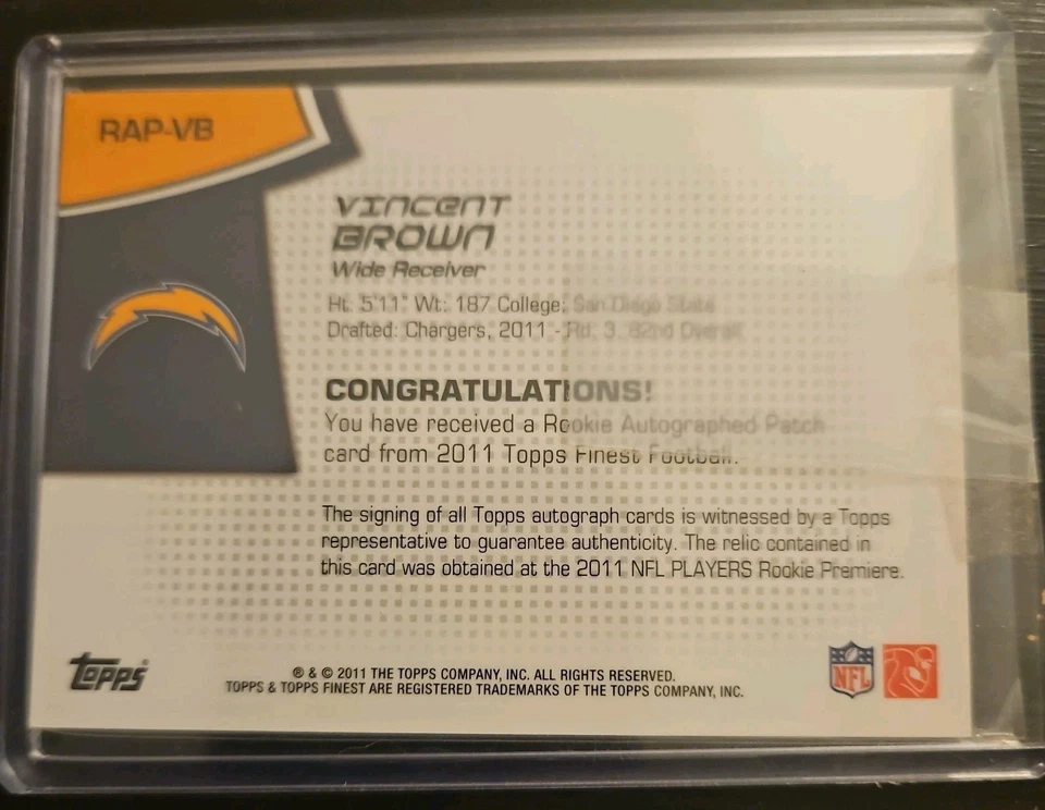 2011 Finest Vincent Brown Rookie Patch Auto RC Rookie #004/599 Chargers - Image 2 of 3